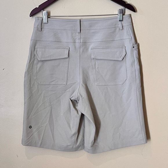 Lululemon Cadence Commute Shorts - Men's Size 32 - Beige - Picture 2 of 6